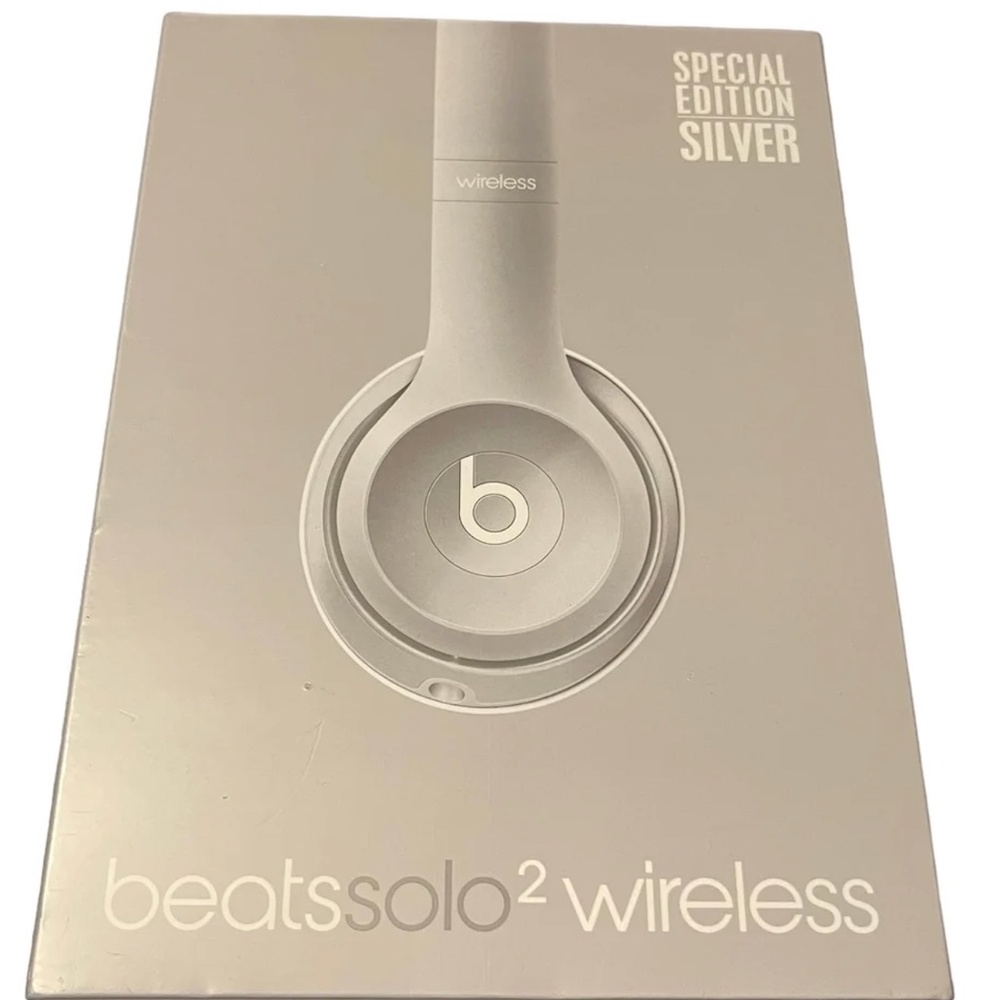 beatsSolo2 Wireless Silver
